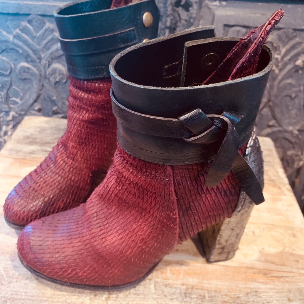Super cute one-of-kind A.S. 98 chunky heel boots!